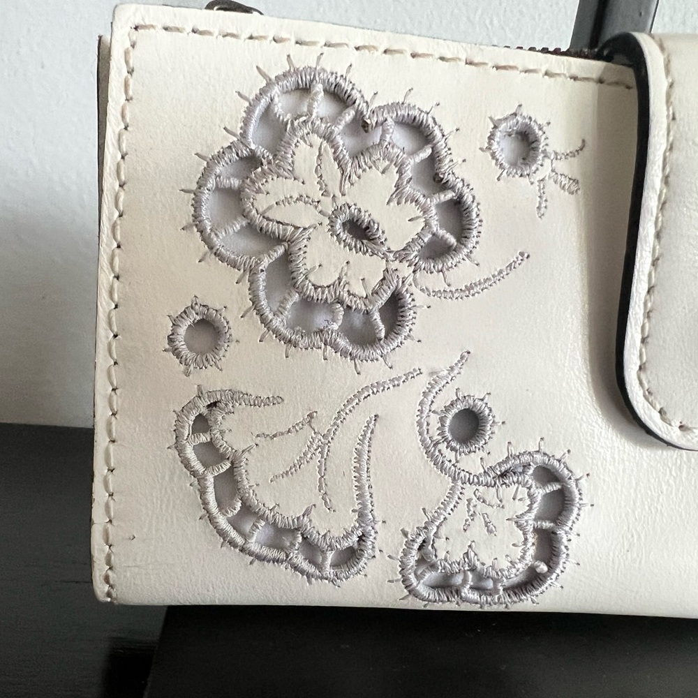 Patricia Nash Elegant Floral Embroidered Wallet - Picture 5 of 9